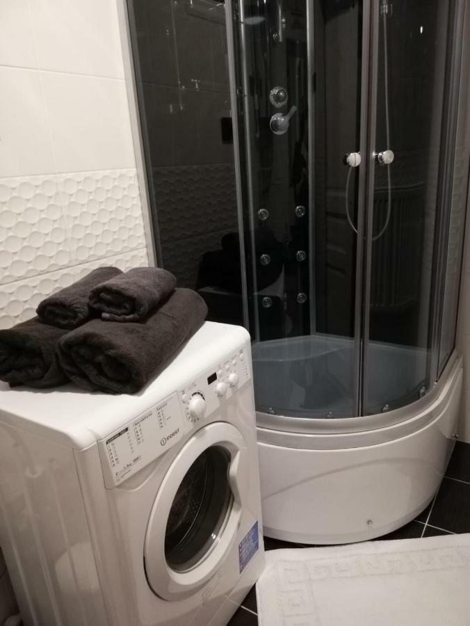 Elen White Apartment Rēzekne エクステリア 写真